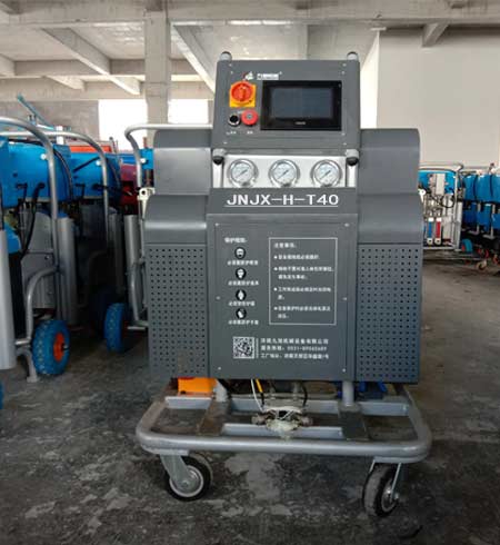 可移動聚氨酯發(fā)泡機(圖1) 液壓可移動聚氨酯發(fā)泡機